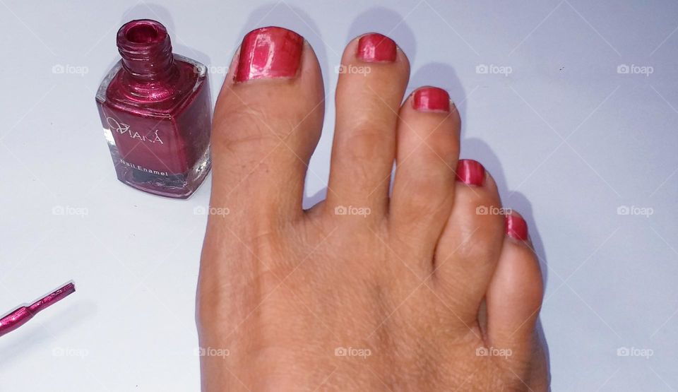 Viana nail polish/ enamel with a foot - Beauty products