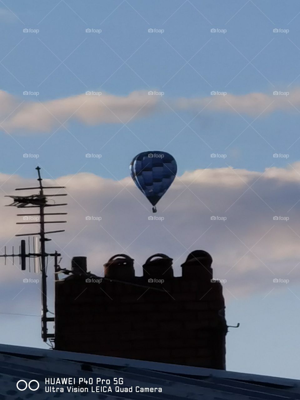 globo aerostático sobrevolando la ciudad de Bristol