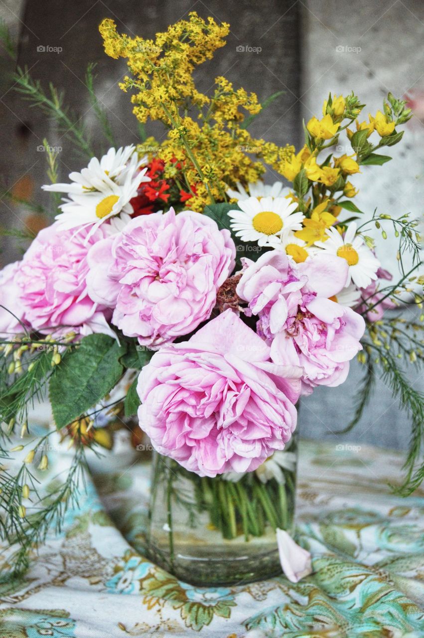 Flowers adorn the lives of girls, it is a common fact. Any woman with a beautiful bouquet in her hands becomes a little kinder and twice as beautiful.