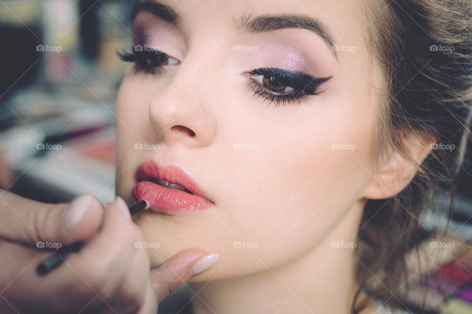 Red lips make-up