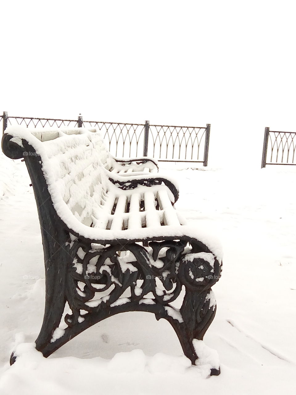 парк.скамья.снег.