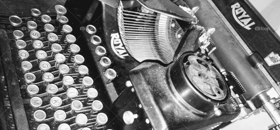 vintage Royal typewriter 01
