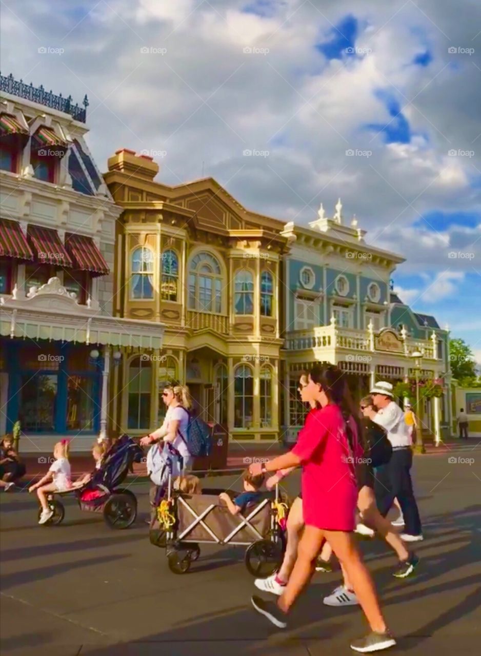 #day1 Everyday Disney World in Orlando Florida. I have been lost on Disney Properties consecutively since 4/3/19! You can find it on https://www.facebook.com/selsa.susanna or on IG SelsaCamacho YT SelsaSusanna • Magic Kingdom 4-3-19 Wednesday