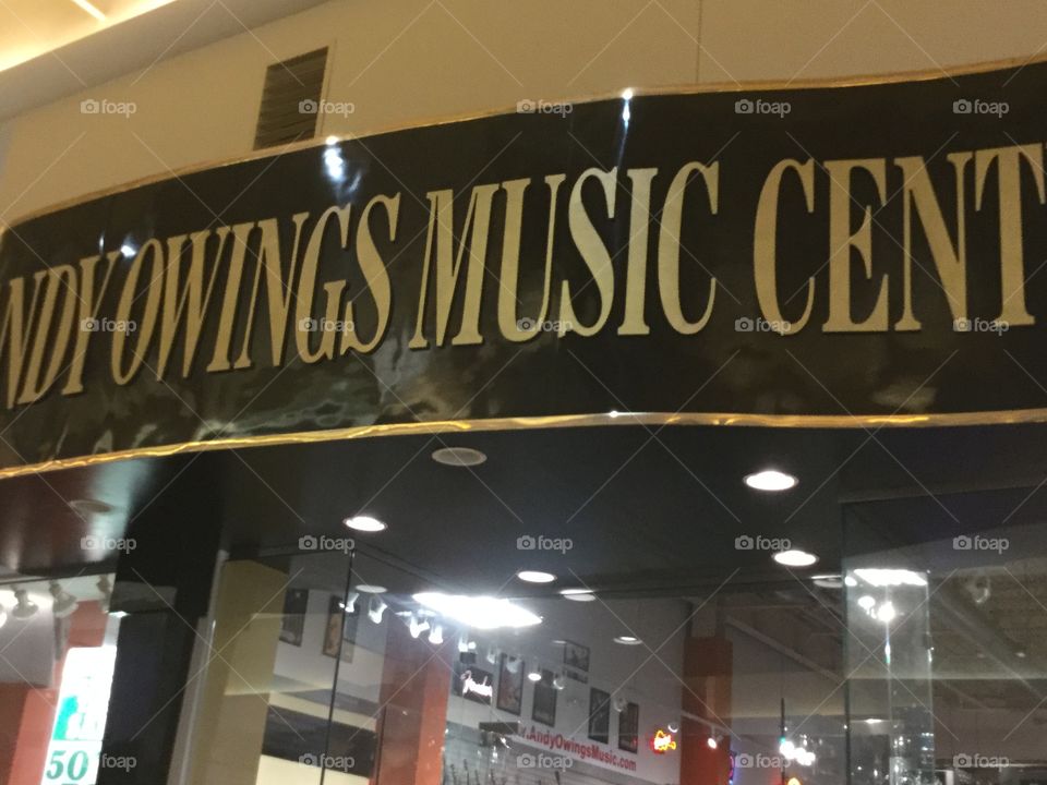 Music store 
