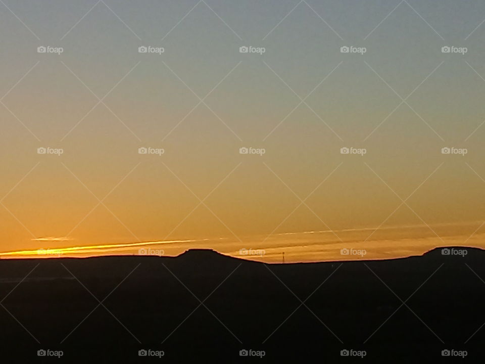 If you are in a beautiful place where you can enjoy sunrise and sunset, then you are living like a lord. Nathan Phillips
Keep looking up! I learn from the past, dream about the future and look up. There's nothing like a beautiful sunset to end a healthy day. Rachel Boston