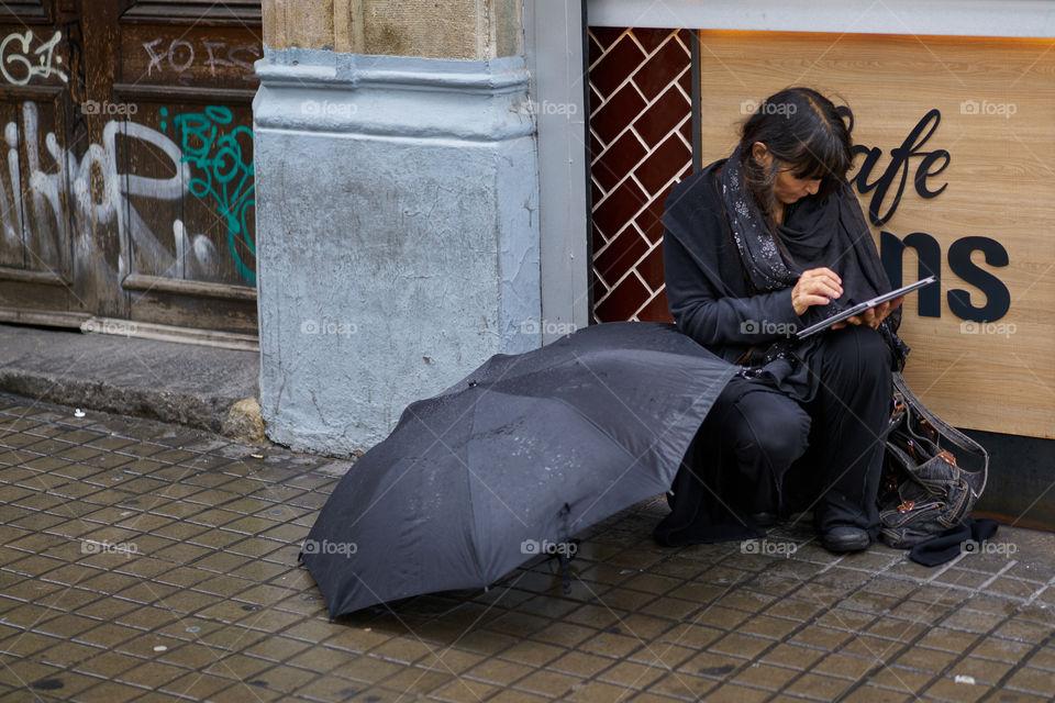 Leaving the umbrella to connect 