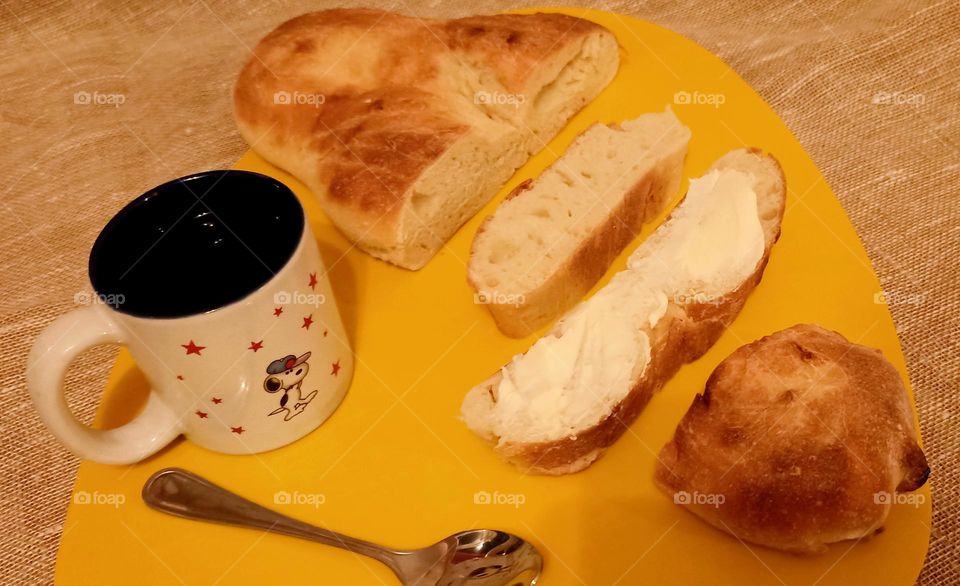 tasty bread 🍞🥪🍞 and cup of coffee