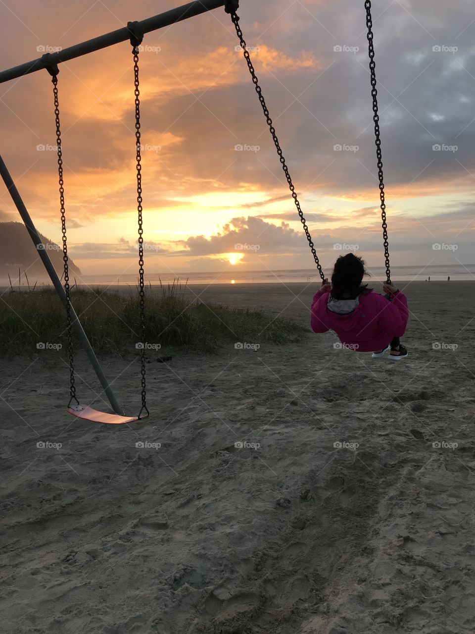 Beach swings 