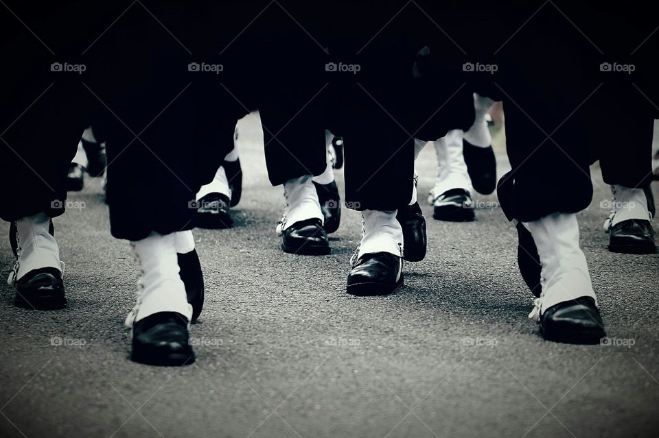 Menschen die marschieren