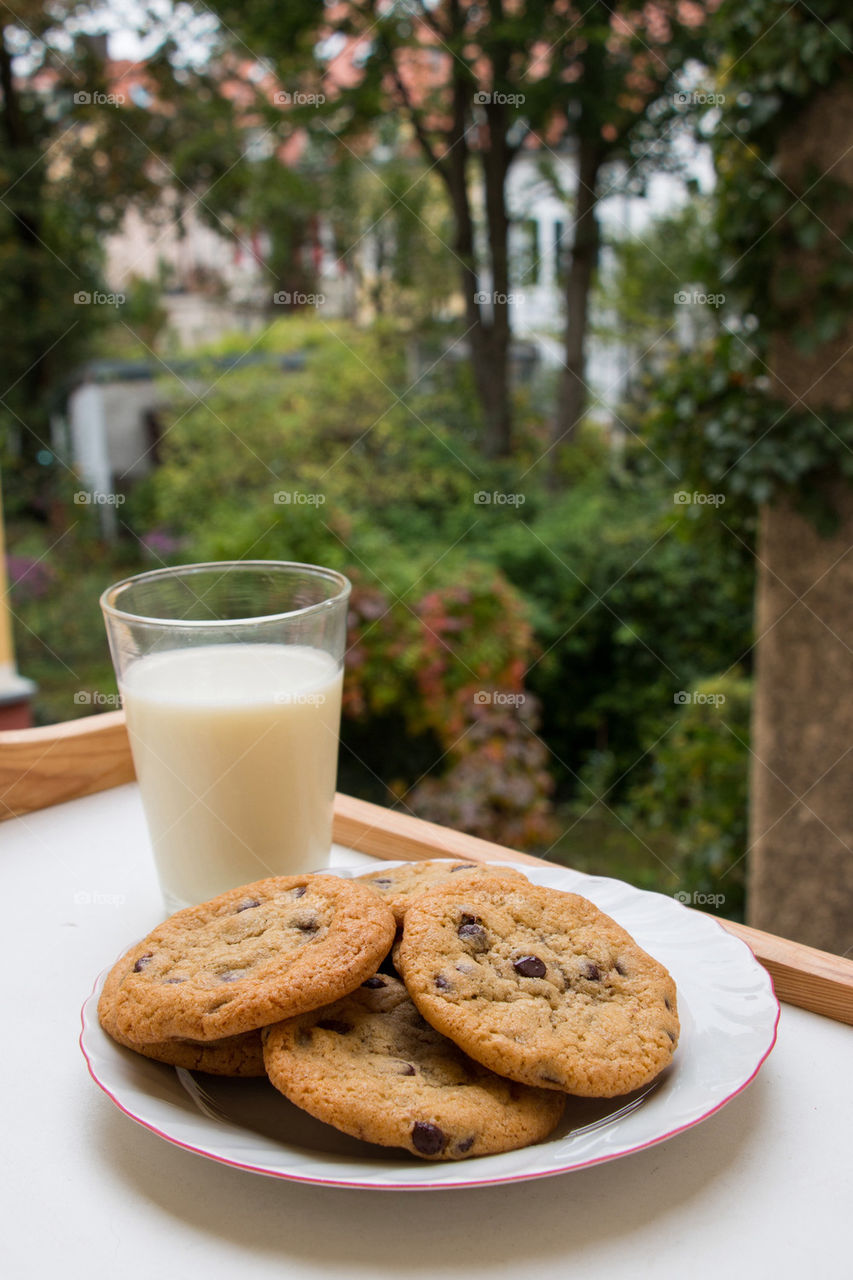 Milk and cookies 