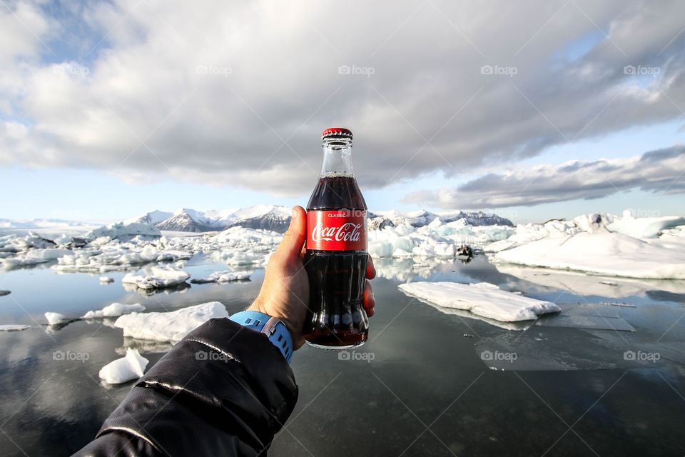 drink coca cola in cold weather