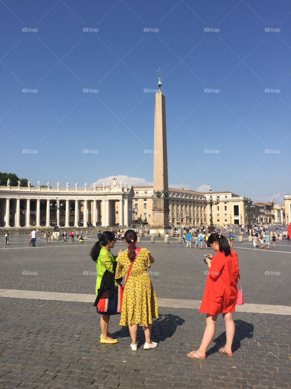 Tourists Saint Peters square 