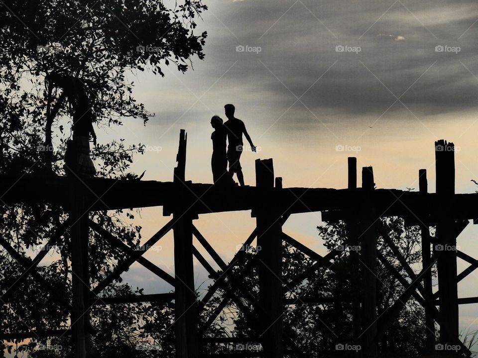 Couple on U Bein Bridge