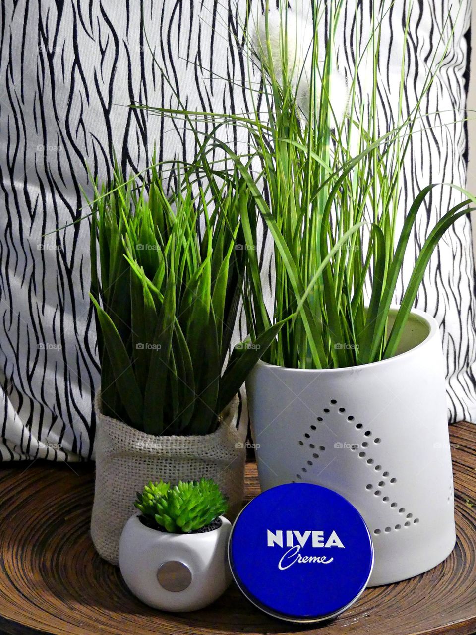 Nivea hand cream leaves your hands ready to work immediately after application. It protects and restores your skin. It quickly absorbs into the skin to restore lost moisture