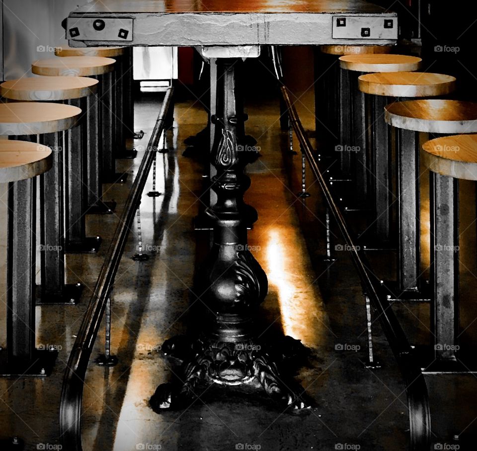 Empty sitting for fourteen people 