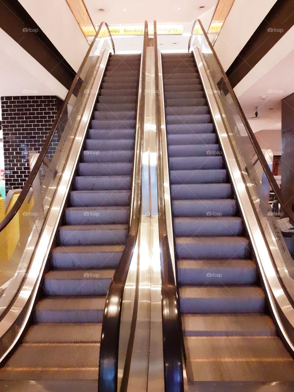 escalera del aeropuerto