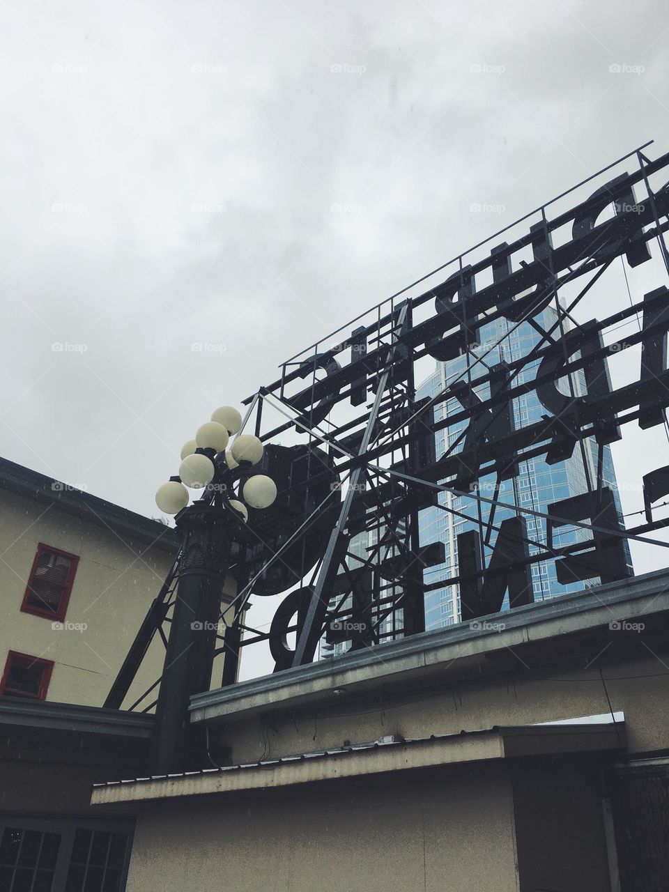 Different view of Pike Place Market sign 