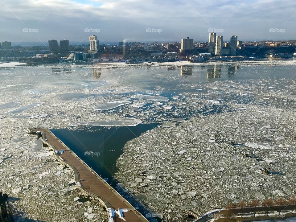 Ice on Hudson River,NYC