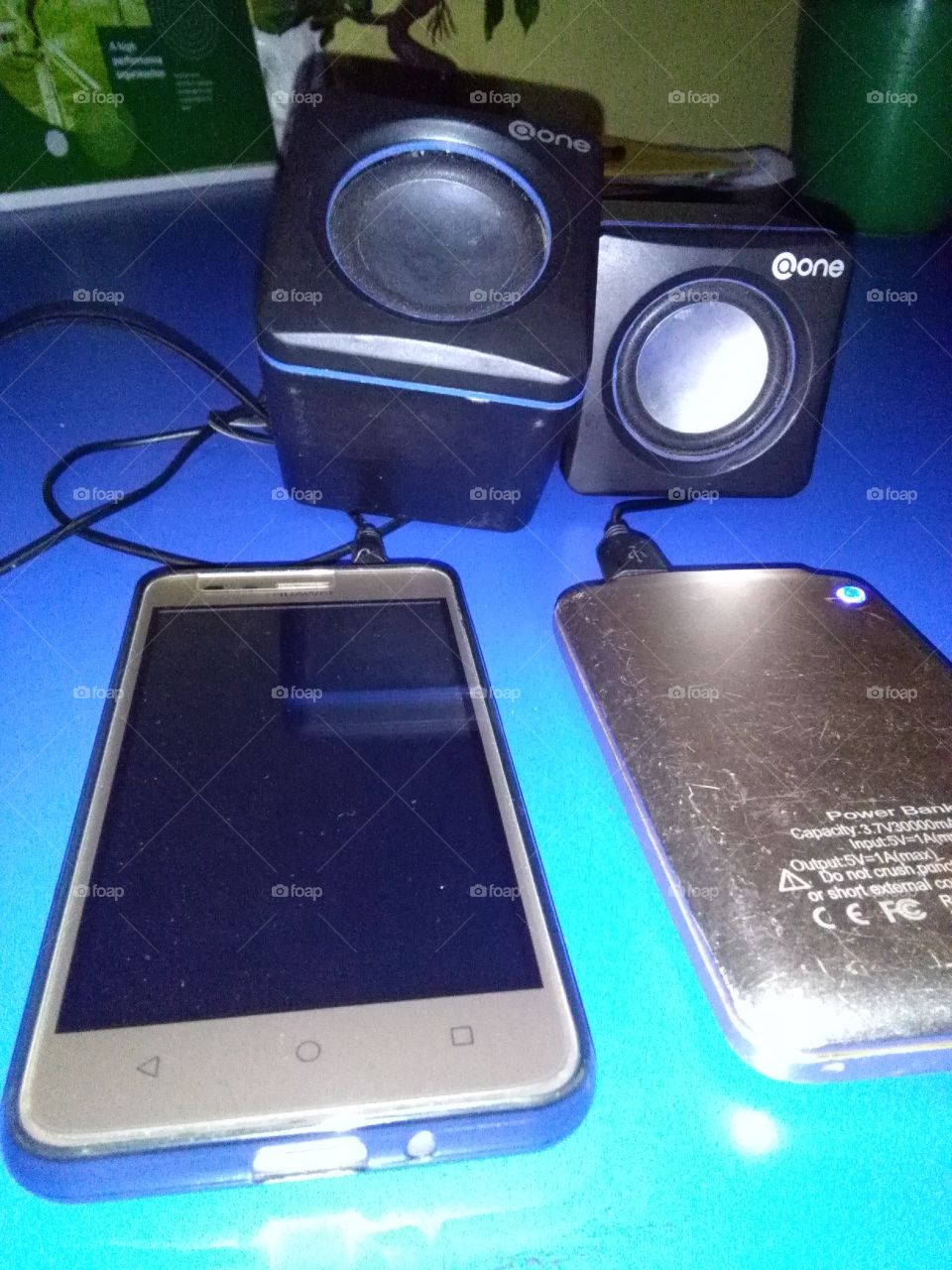 Phone,Power bank and Speaker