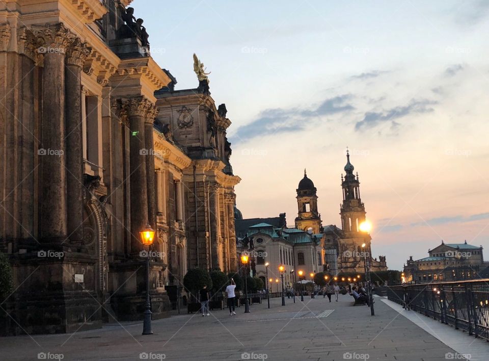Romantischer Sonnenuntergang in Dresden