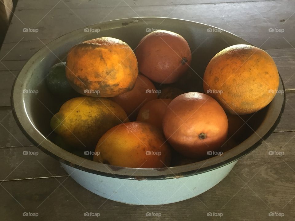 Bowl of oranges 