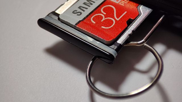 Samsung Sd Card and Adaptor - Why not save more