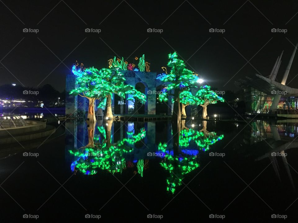 Dubai Garden Glow - Fluorescent structures