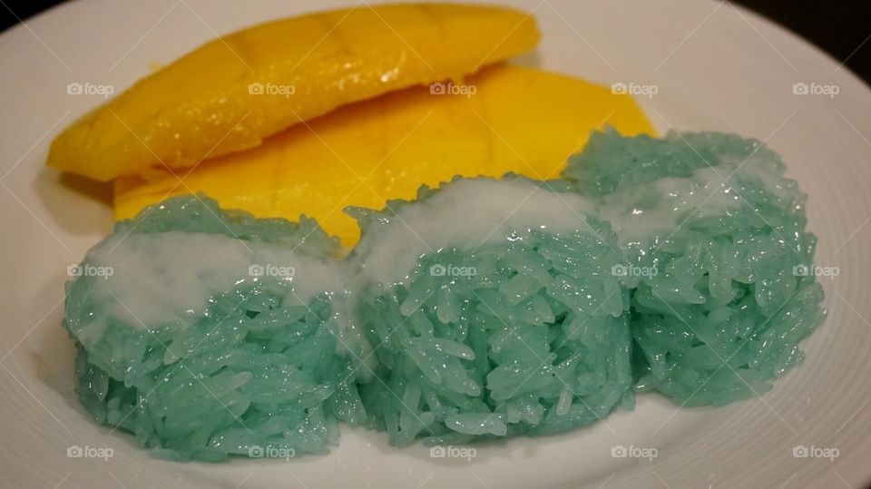 Sticky rice with Mango Thai Dessert