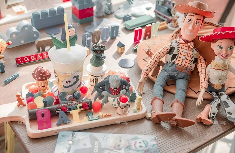 A good day with a pile of toys with lovely dolls