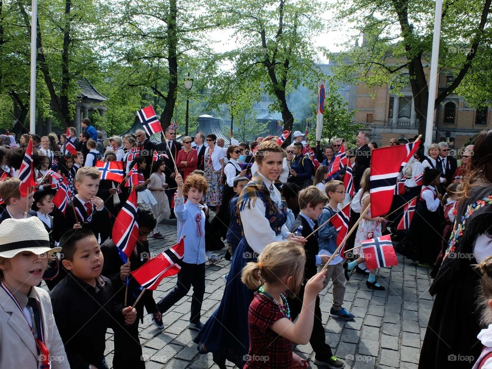 Gratulerer meg dagen!. Picture of a parade on the 17th of May, in Oslo, for the national day.