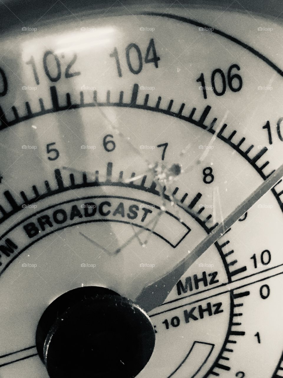 🕷 Spider on the radio dial 