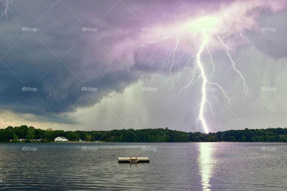 Lighting on the lake 