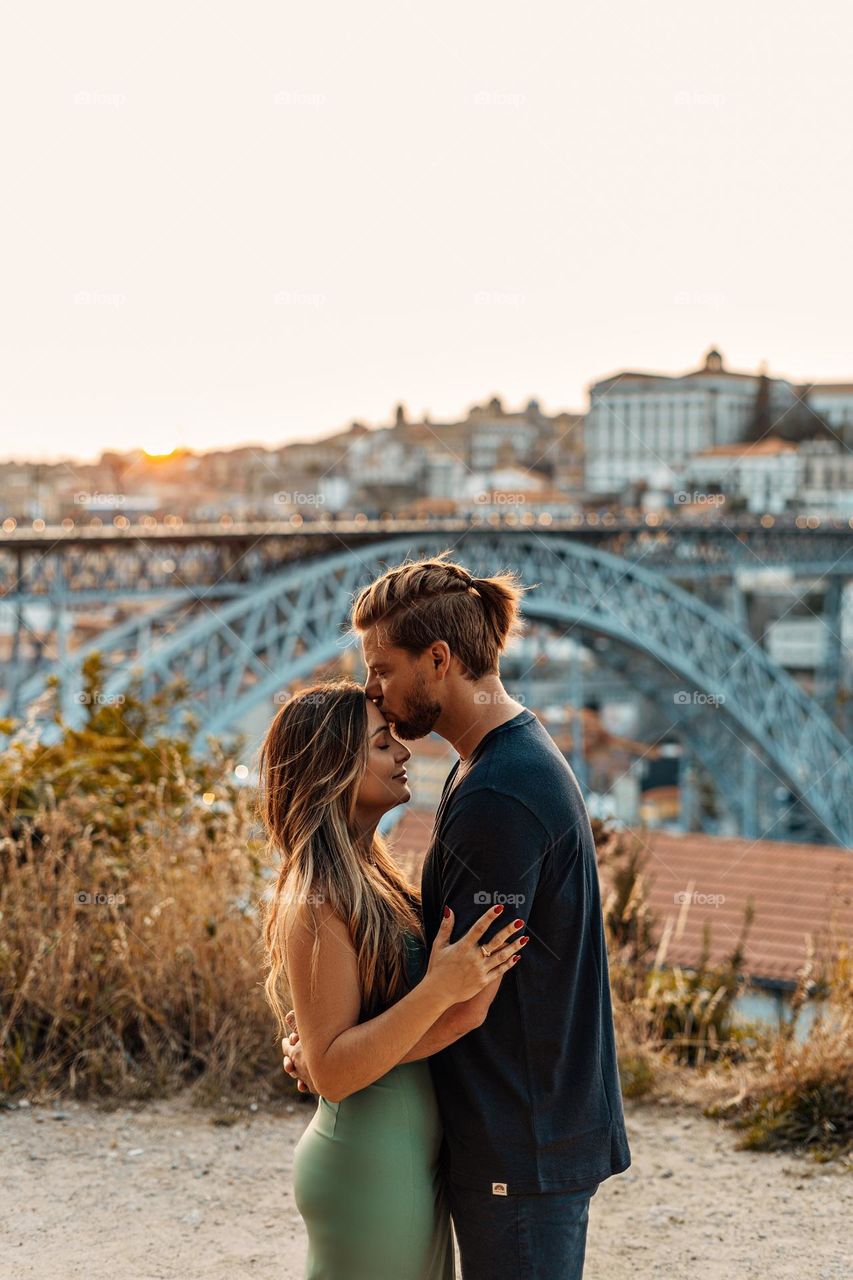 Couple love kiss kissing falling in love Porto Portugal turism photograph 