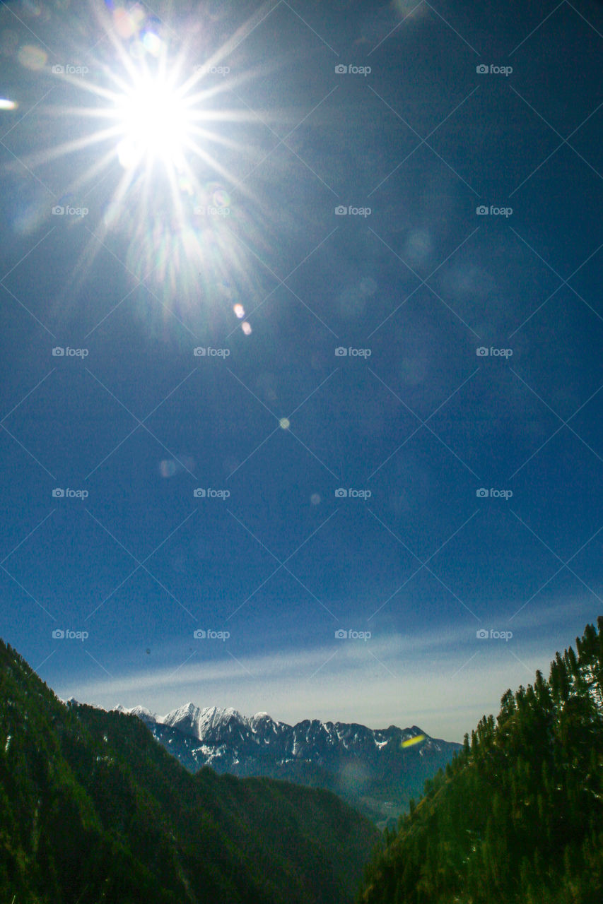 illuminating sun rays