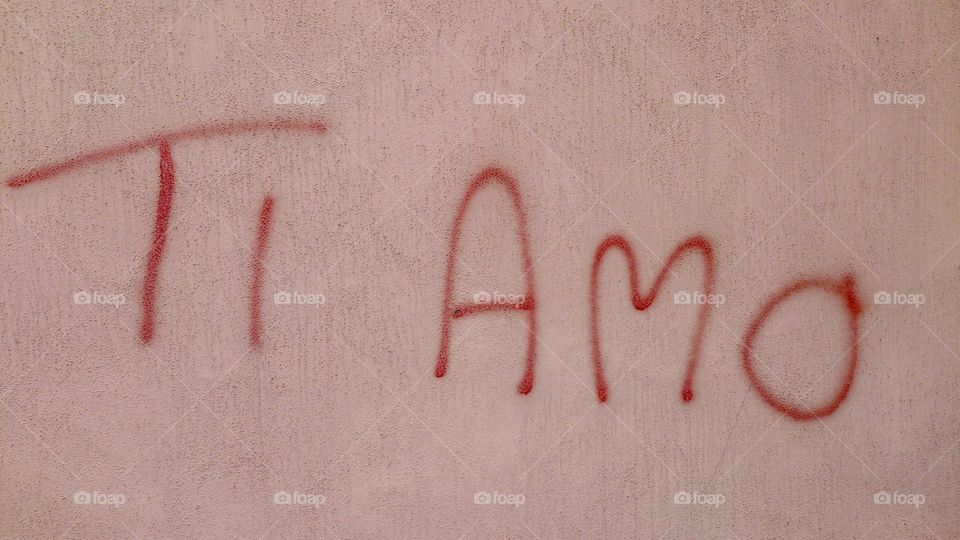 Ti amo written on a wall