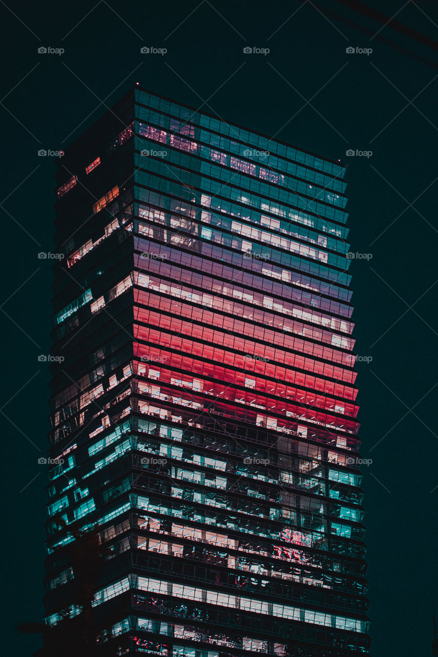 Skyline, bunter Wolkenkratzer