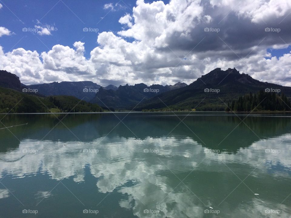Beautiful view of some mountains over a lake.