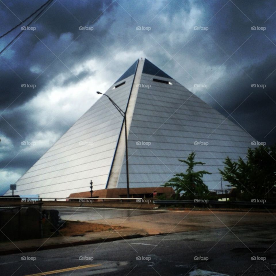 Memphis pyramid 