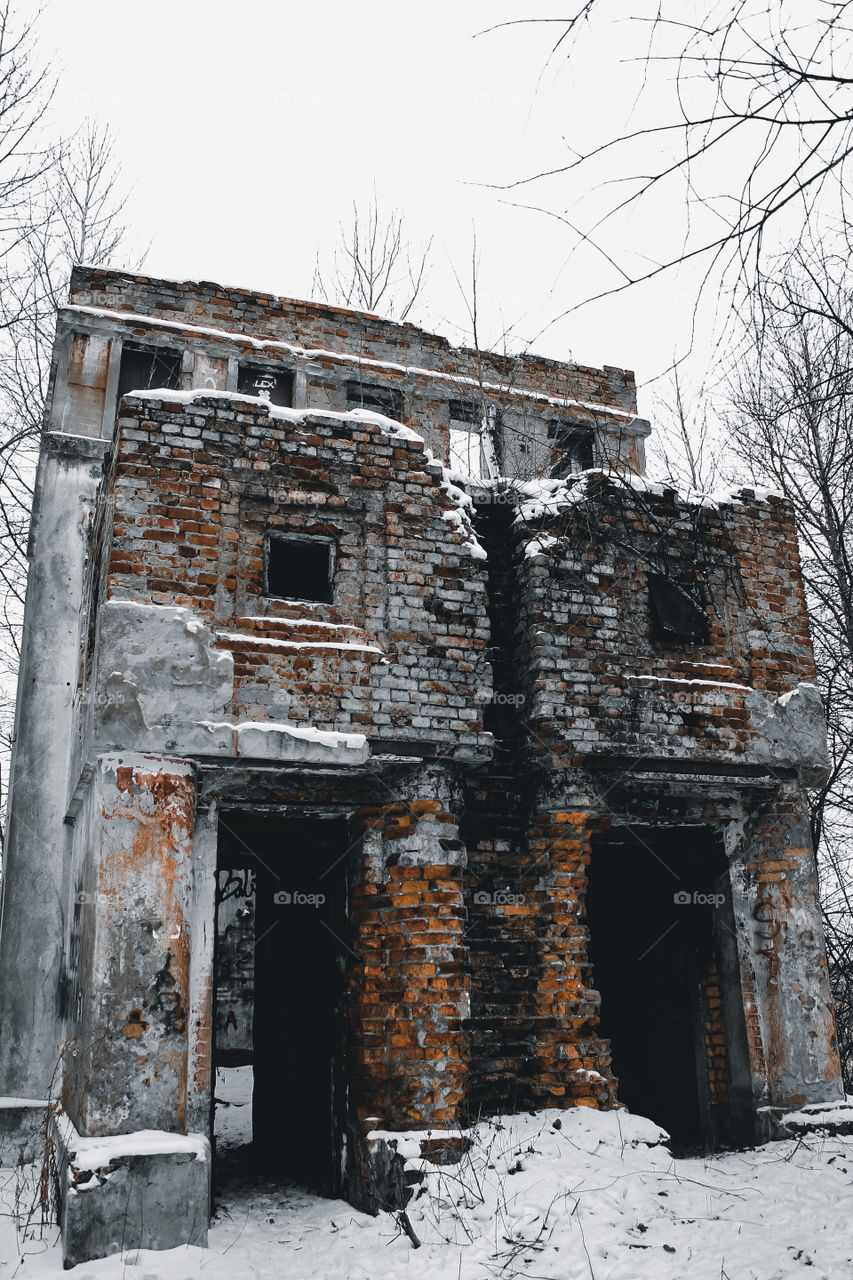 I love destroyed buildings.  There is something mesmerizing about them