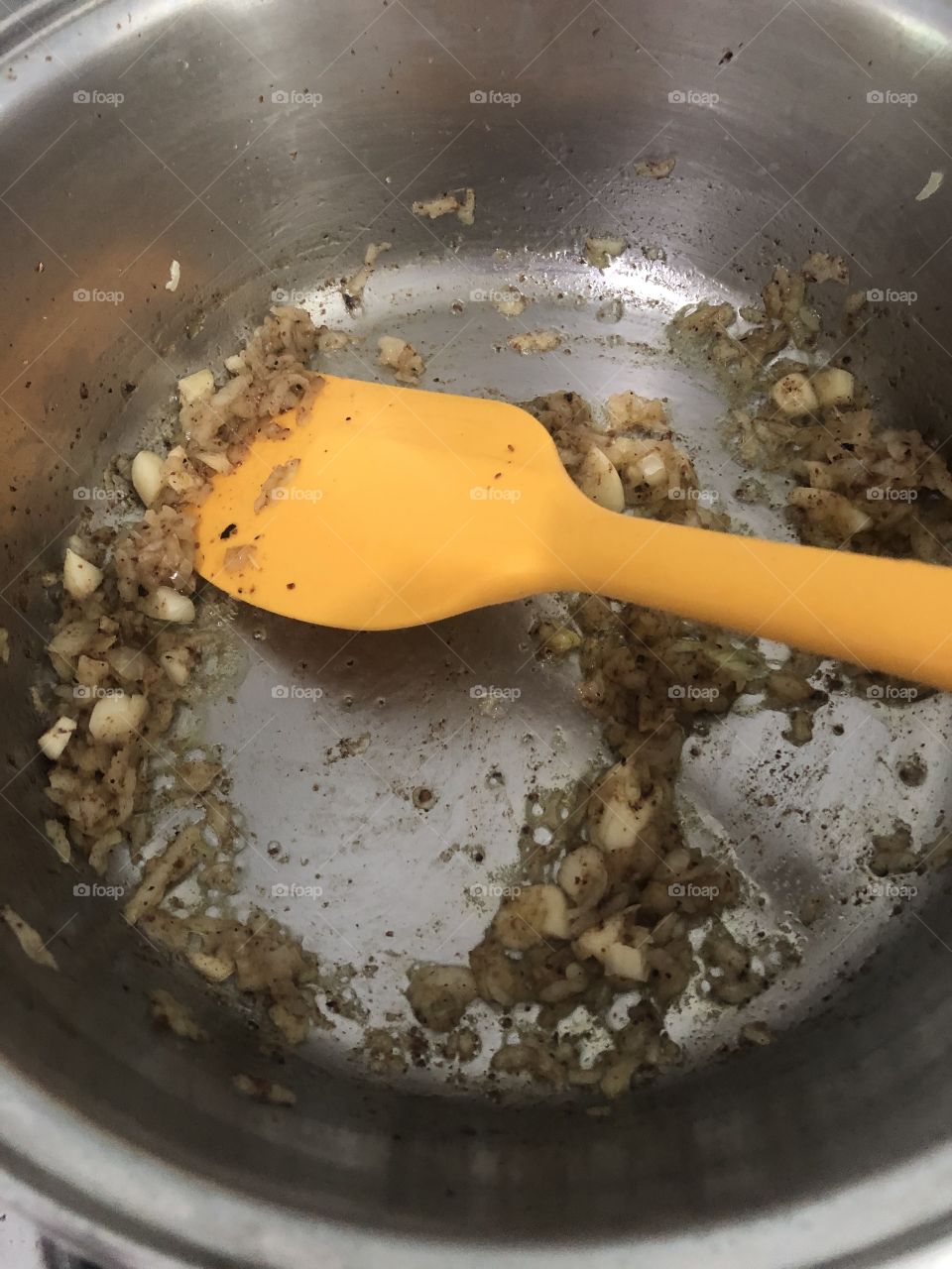 Macarrão com espinafre e gorgonzola - Receita - macarrão integral - espinafre - molho branco - gorgonzola - alho - cebola - azeite - noz moscada - sal a gosto. 