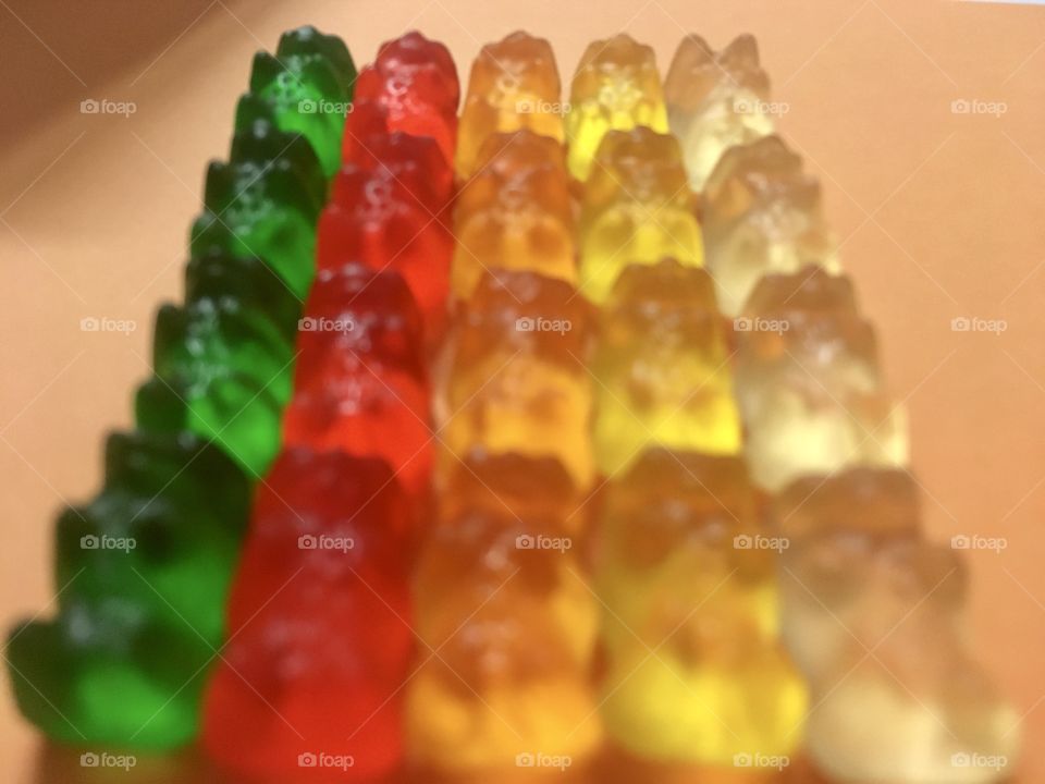 5 rows of colorful gummy bears 🐻