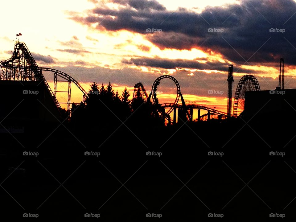 Sunset amusement