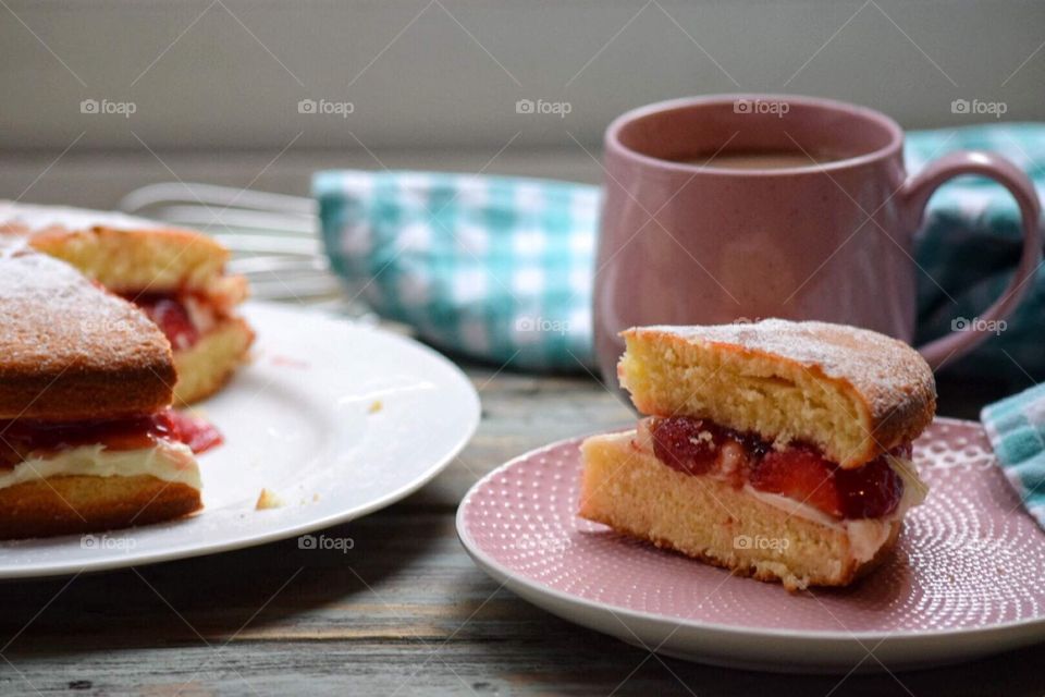 Victoria Sponge and a cup of tea 