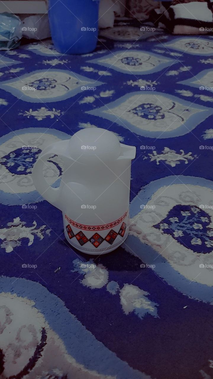 Glory be to God, the wonderful picture and its appearance are very beautiful. It is a tea refrigerator with sweet carpets