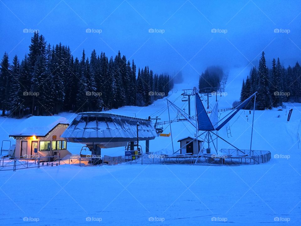 Quite day on the ski hill 