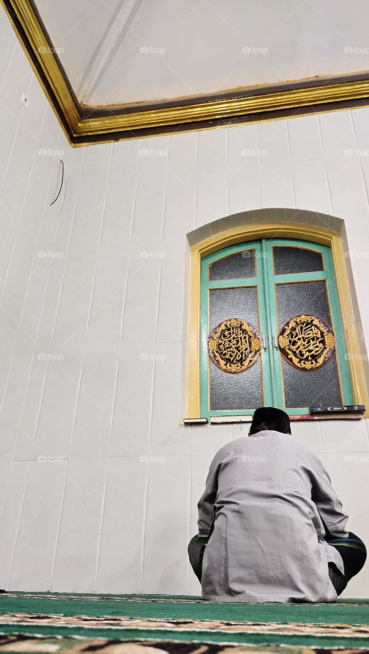 life is vertical komunikasi