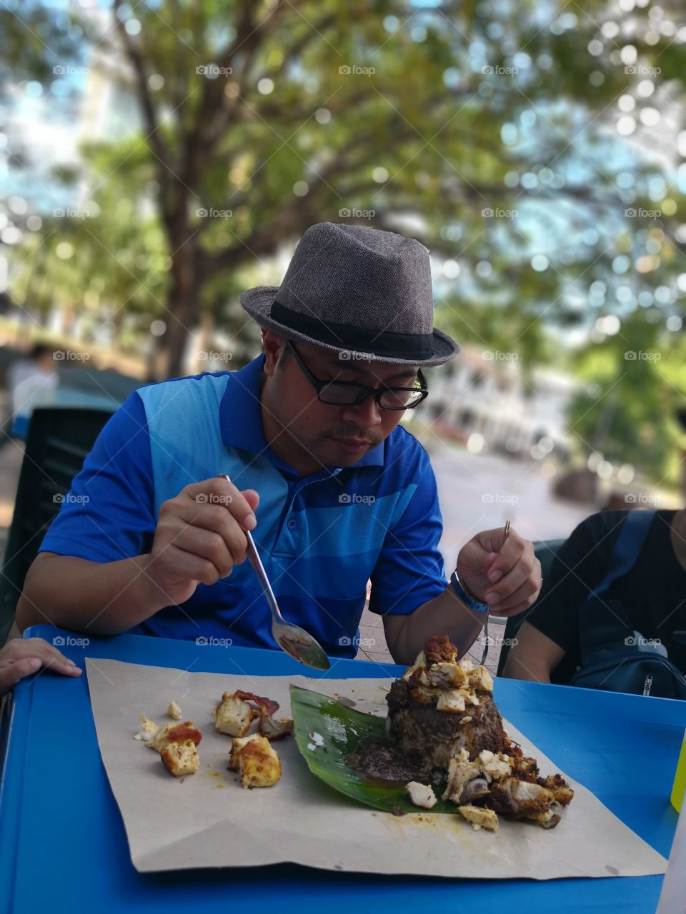 Eat nasi kukus Malaysia