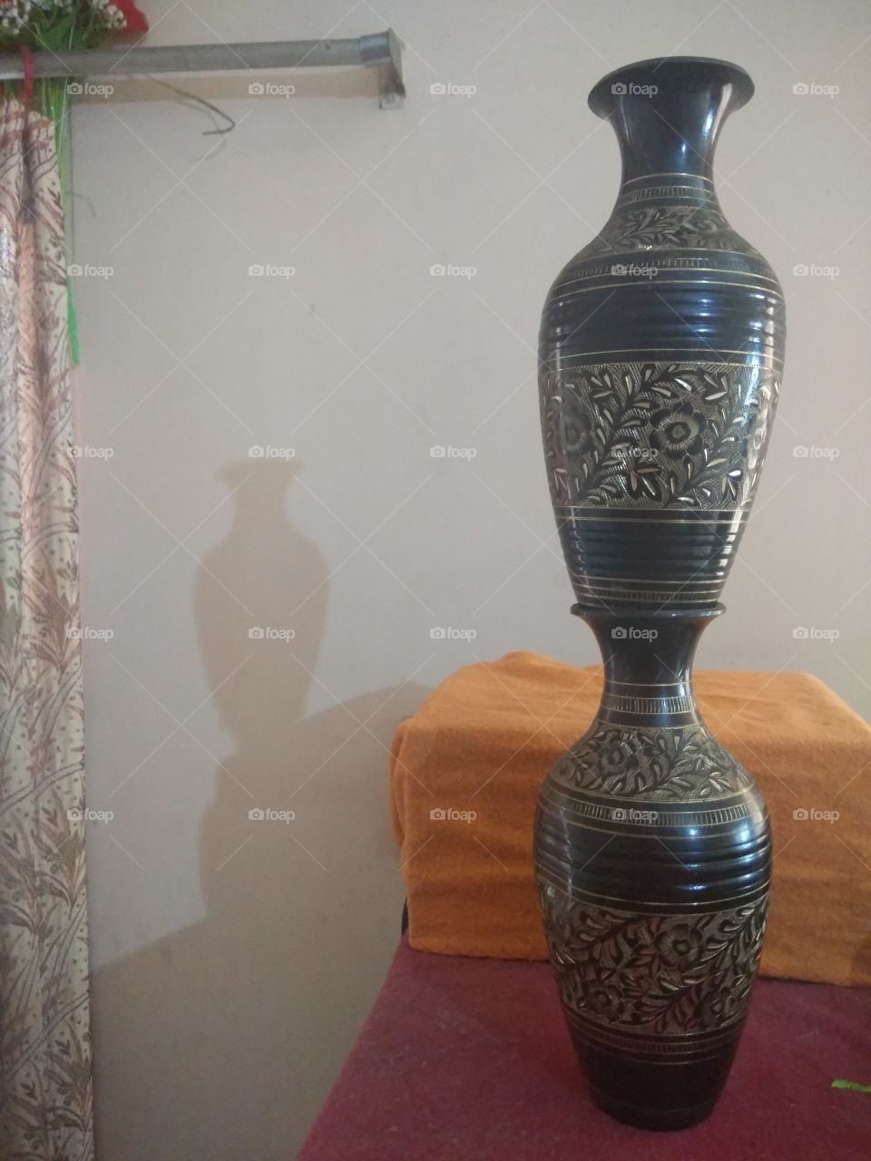 two vase giving you single vase look