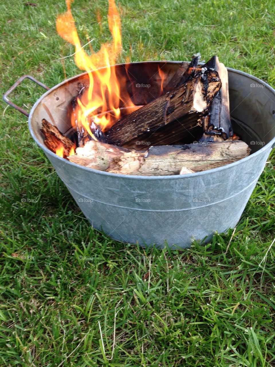 Camp fire bucket