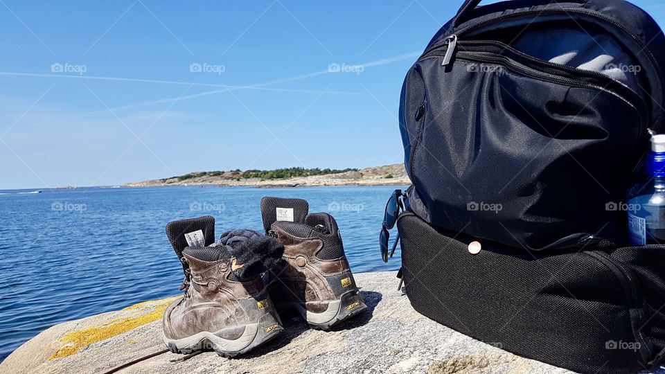 Collecting memories Hiking by the sea 